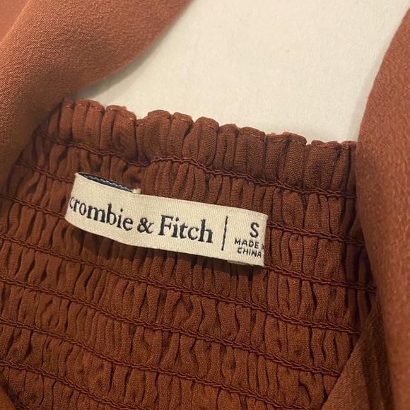 Abercrombie deep v-neck halter crop top - Picture 2 of 3